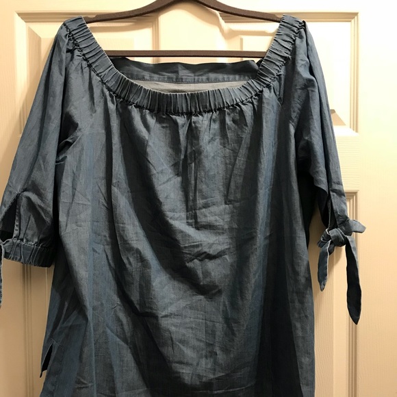 Off shoulder blue blouse - Picture 3 of 3
